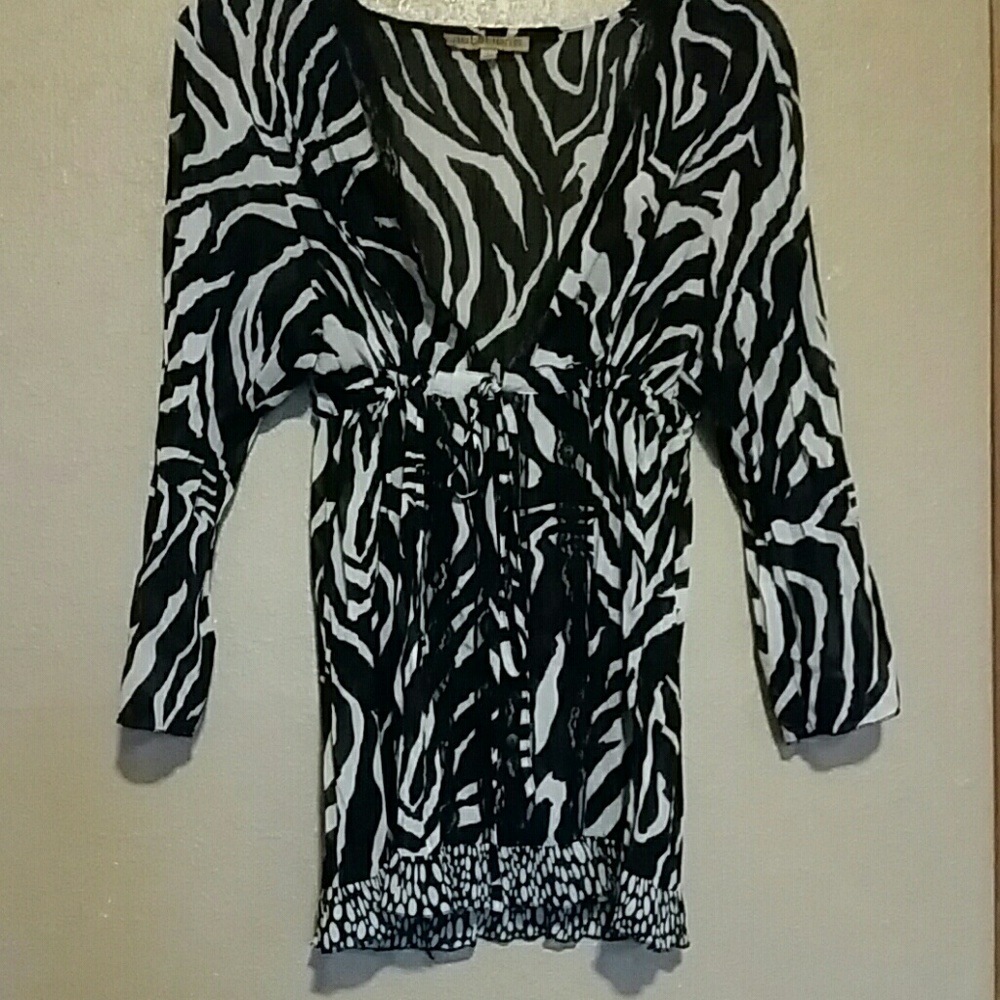 Notations sheer top